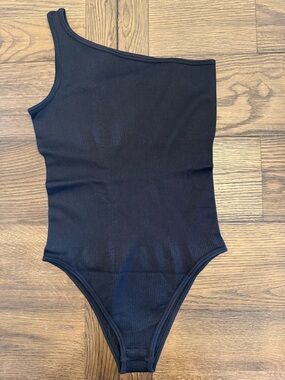 OQQ Black One Shoulder Ribbed Bodysuit Size Small Stretch One Piece Top